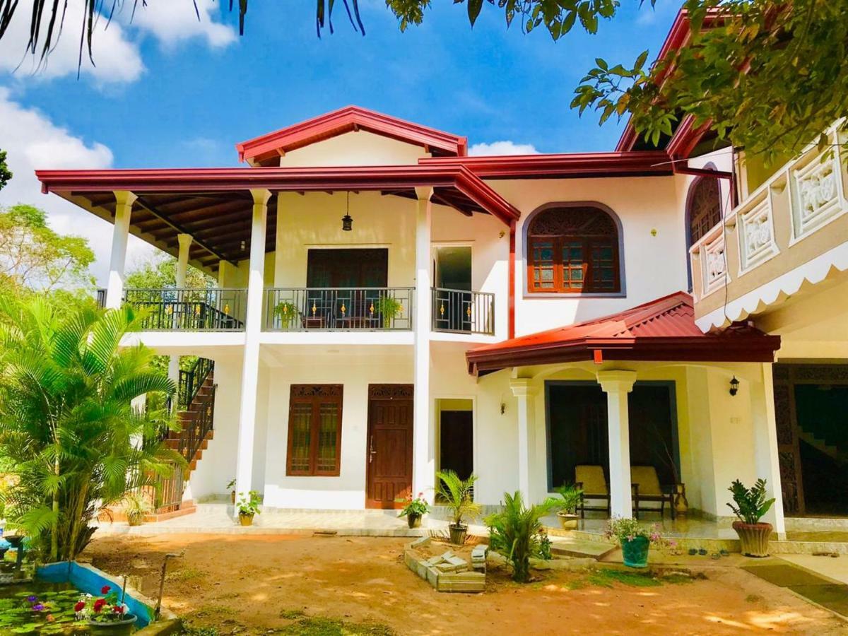 Green Edge Residences ดัมบูลลา ภายนอก รูปภาพ